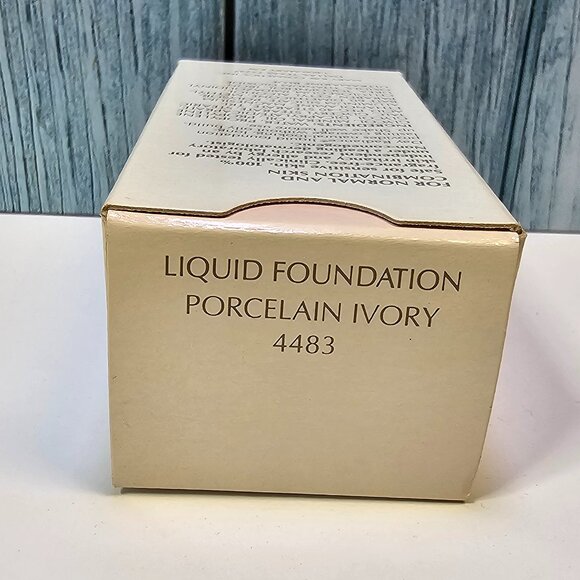 Mary Kay Day Radiance Liquid Foundation - Porcelain Ivory #4483- NIB - Old Stock - Picture 7 of 7
